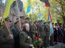 У Любомлі освятили стели з іменами загиблих вояків УПА. Світлина з сайта www.volynnews.com