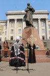 10 березня 2015 р. Митрополит Луцький і Волинський Михаїл біля пам’ятника Т.Г.Шевченка. Світлина інформаційної служби єпархії