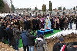 9 грудня 2013 р. Перепоховання останків жертв масових розстрілів періоду Другої світової війни у Володимирі. Заупокійну літію очолює митрополит Луцький і Волинський Михаїл. Світлина інформаційної служби єпархії.