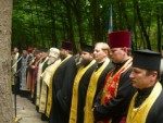 Іваничівське духовенство відправляє панахиду в урочищі Прощаниця. Світлина Тетяни Мельничук