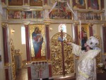 Архієпископ Луцький і Волинський Михаїл освячує новий іконостас у храмі Святителя Миколая Чудотворця с. Колодяжне Ковельського районного деканату. Світлина інформаційної служби єпархії