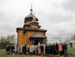 7 жовтня 2012 р. Новозбудований храм Преображення Господнього в с. Зміїнець Луцького районного деканату в день освячення цієї церкви Митрополитом Луцьким і Волинським Михаїлом. Світлина інформаційної служби єпархії