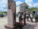 29 квітня 2014 р. Пам’ятний знак у Володимирі, присвячений жителям міста і району єврейської національності, розстріляним нацистами в роки Великої Вітчизняної війни. Світлина з архіву протоієрея Миколи Гінайла.