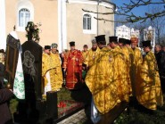 10 листопада 2008 р. Духовенство на чолі з єпископом Луцьким і Волинським Михаїлом відправляє заупокійну літію на могилі колишнього настоятеля храму Великомучениці Параскеви-П’ятниці в с. Милятин Іваничівського деканату священика Василя Матиса. Цього дня парафія відзначила 230-річчя своєї церкви. Світлина Данила Зінкевича