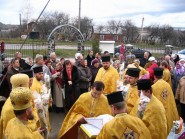 21 листопада 2008 р. Завершується хресний хід навколо храму Архістратига Михаїла в Нововолинську з нагоди престольного свята. Світлина Данила Зінкевича