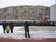 29 січня 2009 р. Учасники мітингу-реквієму з нагоди вшанування героїв Крут на Київському майдані Луцька. Під час заходу священнослужителі кафедрального собору Святої Трійці відправили панахиду. Світлина протоієрея Віталія Собка