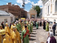 8 червня 2009 р. Хресний хід навколо луцького кафедрального собору Святої Трійці з нагоди престольного свята, яке очолив Патріарх Філарет. Світлина Леоніда Максимова